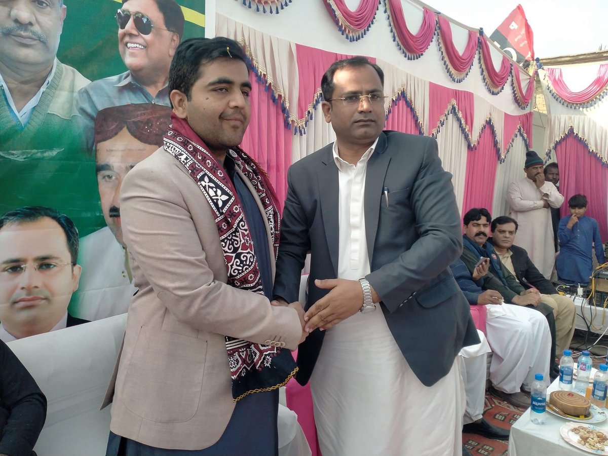 MunirChandioPPP's tweet photo. Under the leadership of #PPP Divisional General Secretary #SBA #Ex_MPA #Raees Mumtaz Ali Chandio Wadero Imdad Ali Bohio along with his community left #Jatoi_Group and joined #PakistanPeoplesParty On this occasion @AmjadAChandio @FerozeJamali and other Respectables were presented https://t.co/DkZGvKvbLr