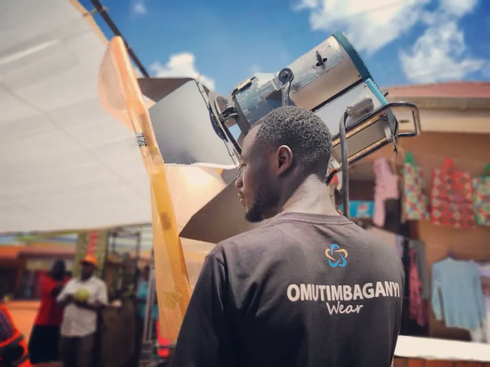 LyfeUg's tweet photo. Uganda 🇺🇬 #FilmMakers #Lighting #Camera #Lyfetymeproductions #OtimChristopher 🔥🔥🎥💯 https://t.co/CLoRNoGZL6