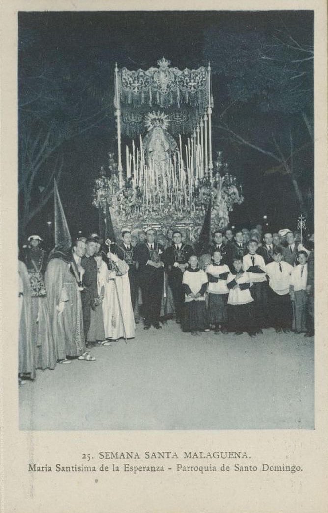 sarmiento_burgo's tweet photo. CARTEL SEMANA SANTA DE MÁLAGA 2024 | Referencias 2.

Fotografías-postales inmediatamente anteriores al periodo de la destrucción de la década de los años 30 (1927- 1930).

Edición/Publicación: “SEMANA SANTA MALAGUEÑA”  (1927- 1930 ?) https://t.co/sIem4B8qDT