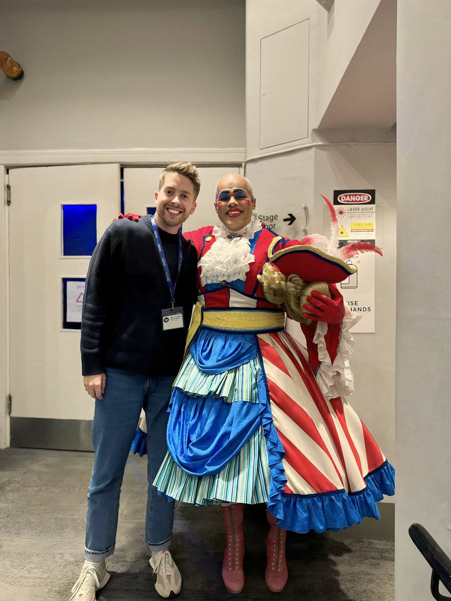 chrishewittuk's tweet image. Last day at the @palladiumpanto. Such a gorgeous company who have all made this show one to remember. Huge thanks and love to Michael Harrison, Greg Arrowsmith, Karen Bruce, Jonathan Kiley and all at @xroads_live and @MHARRISON_ENT for having me 🏴‍☠️💫🧚❤️