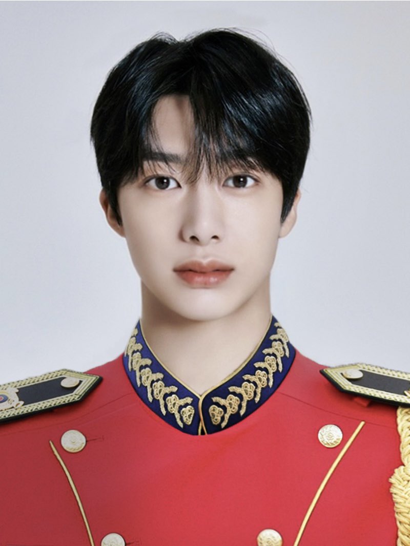 왔습니닷 형오니 생일기념 군악대 증사🥹🎺
보고싶은 형원아 생일 축하해!!!🎂🎉 후후

#HBDtoHYUNGWON #겨울의따뜻한선물_형원데이 @OfficialMonstaX #형원 #HYUNGWON 
(공쥬들 자유롭게 사용하세요😉 폴라코드는 타래에 올려둘게요)