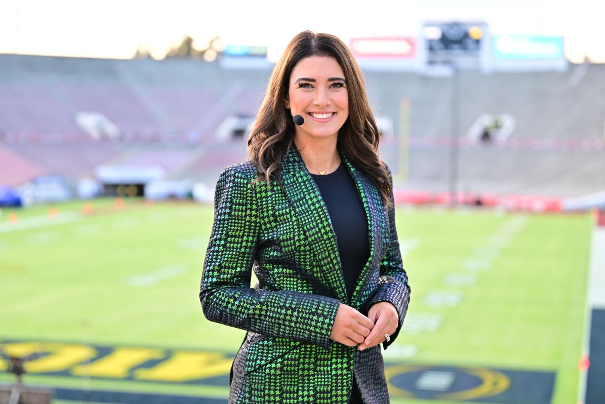 Happy birthday today to ESPN's @JenLada. An exceptional storyteller, Jen was again a big part of @CollegeGameDay's success in 2023 w/ the many special features she reported about college football players, coaches, fans and more.