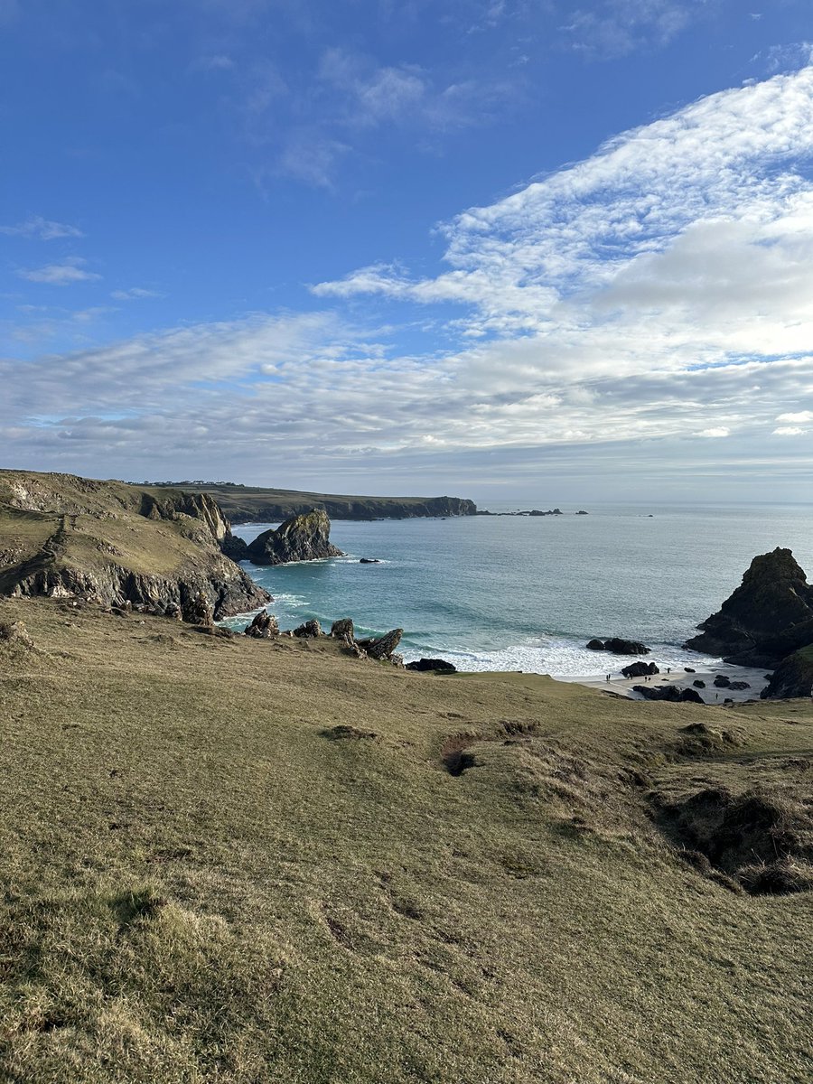 Rather gorgeous #plotwalk that had me thinking about The Secret Shore. If you know you know… copies of the exclusive edition are still available from @falmouthbooks @stivesbooks @padstowbooks & @Edgybooks @HQstories