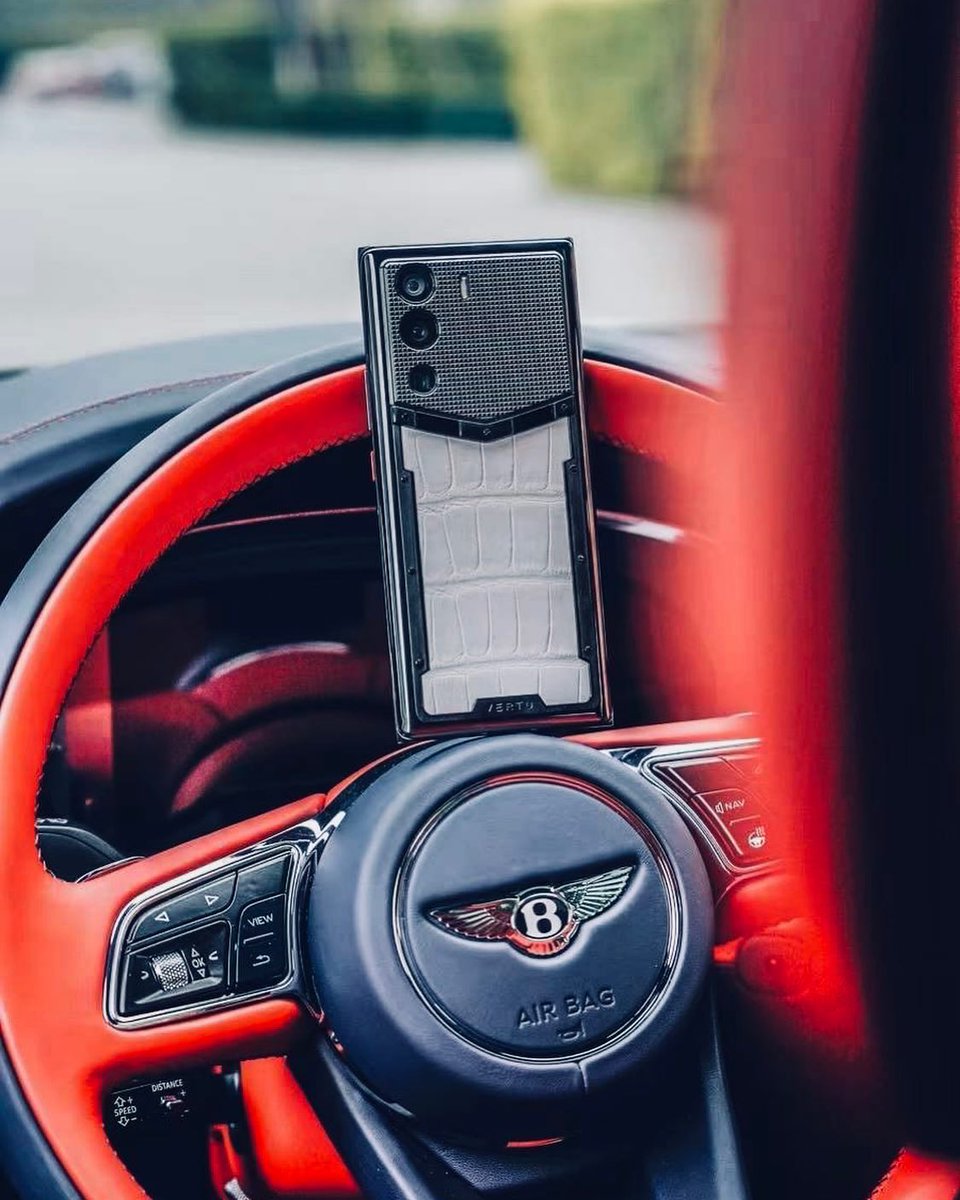 finluxury's tweet photo. Luxury Never Goes Out Of Fashion! #luxurylifestyle #vertu #metavertu #luxurytoys #bentley #handmade #bentleycontinentalgt #abudhabi #abudhabilife #abudhabiluxury #thebillionairesclub #thetrillionairelife #ehsanluxurylife

Source https://t.co/uiPHtzsvbA