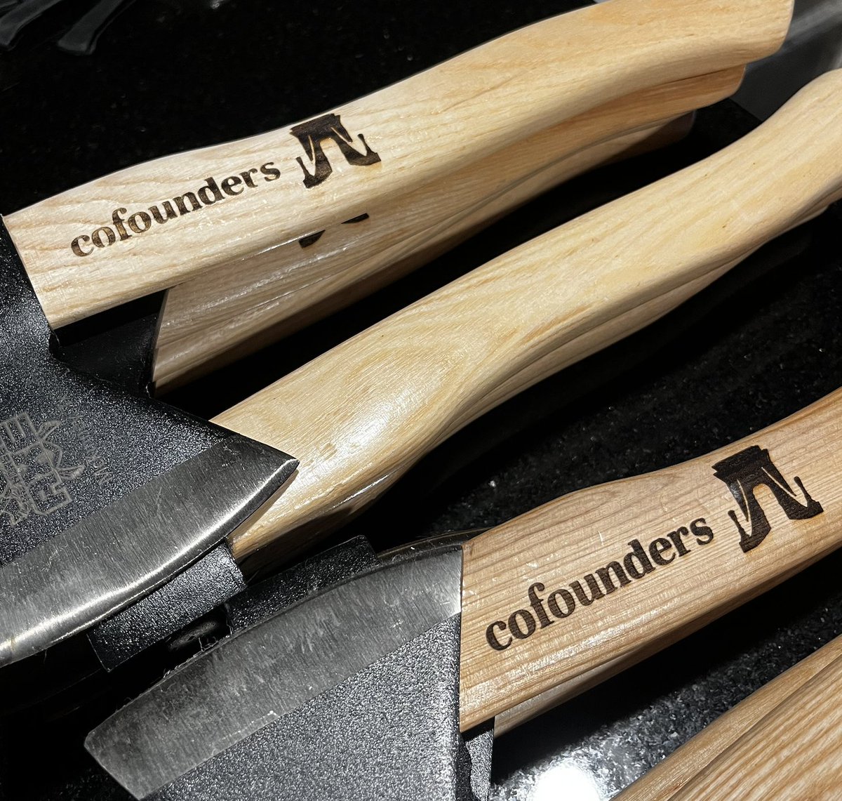 mhp_guy's tweet image. This week I hosted 18 Twitter bros in person &amp;amp; it was AWESOME.

We spent $3,500 on steaks &amp;amp; 18 hours learning how to start a tree trimming biz

Anyone can hit post on a tweet, but meeting in person &amp;amp; hosting at home is so much better.

I did a full breakdown of the financials in…