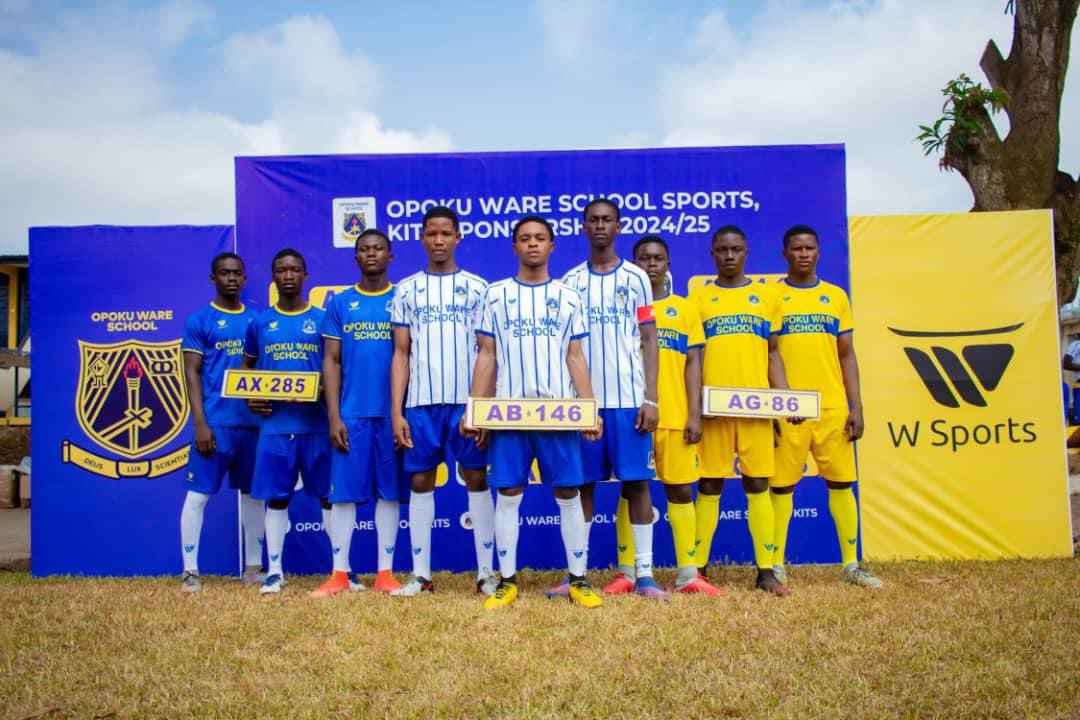 Akatakyie's tweet photo. Hwɛ ne fɛ!

AX285
AB146
AG86
W sport consult.

Yɛ da mo ase for these beautiful jerseys. 

#Owass #Akatakyie https://t.co/9FZeNp3Ruh