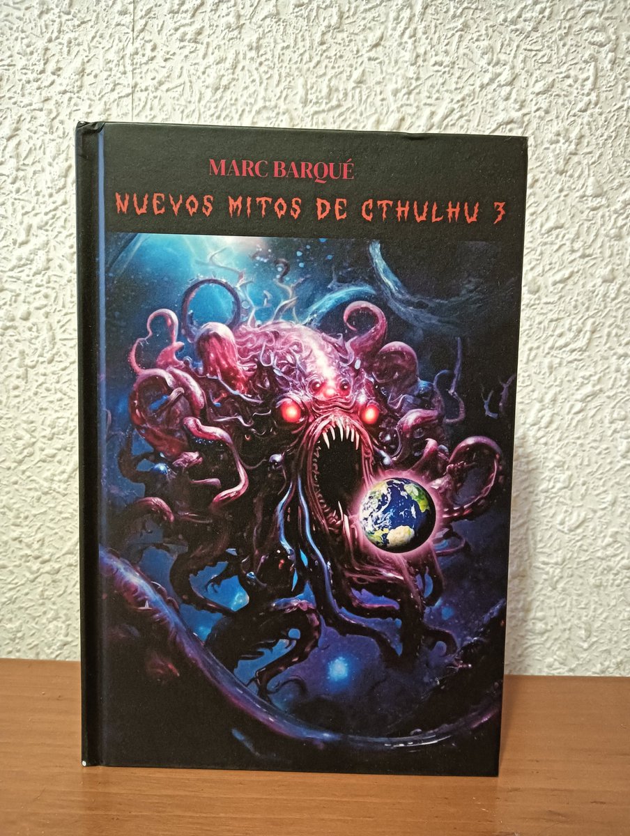 nuevosmitos's tweet photo. Edición en tapa dura del nuevo libro. La semana que viene me llegan las copias en tapa blanda y empiezo a hacer envíos a los colaboradores del crowdfunding.
#nuevosmitosdecthulhu #mitosdecthulhu #terror #horror #horrorcósmico #diosesexteriores #primigenios https://t.co/20KSo8MZSi