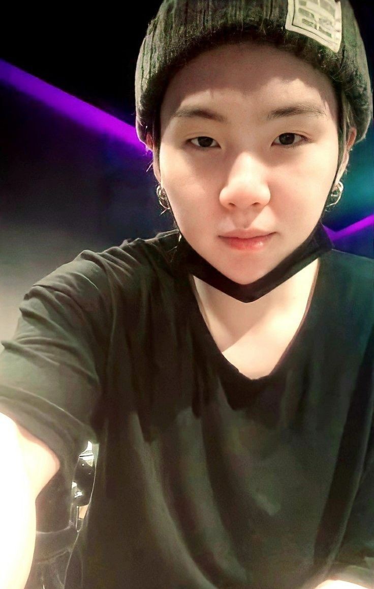 BTS_twt_AGSTD's tweet photo. 안녕히 주무세요! 👋 https://t.co/L3n8J19hTM