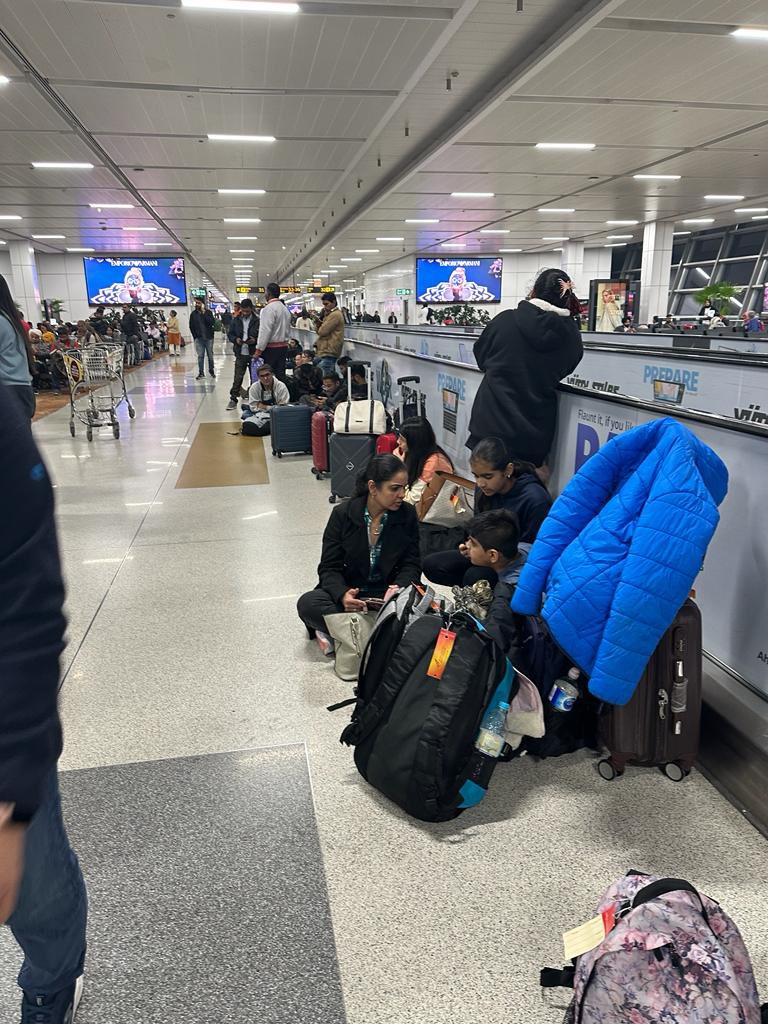 AminAshvin's tweet photo. @airindia @Officejmscindia @JM_Scindia @RNTata2000 
Air India passenger at Delhi Airport since 11.30am, waiting for Ahmedabad flight , No updates from Air India and staff ..They are very rude and irresponsible people ..Mera Bharat Mahan 🇮🇳 https://t.co/4rOFroa33h