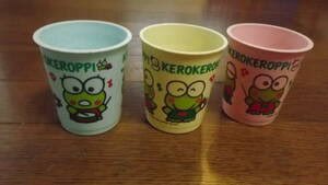 himemaru0814's tweet photo. 俺んち昔このコップあったんやけど、国から全家庭に配給されたんかって思うぐらい誰の家にもあったよな。

今更欲しなってる。 https://t.co/5QcS4LdftP
