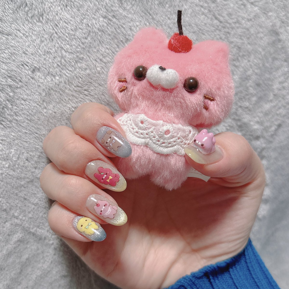 Tel_Tatch's tweet photo. 今日の誕生日&amp;今月結婚1年記念で旅行に行くので特別にたっちさんネイル❣️
🐰🐱🐻🐟🐼🤍🐤🐱🐰🐶🐰
LINEスタンプ①を参考にお迎えしたたっちさんたち🌟
がんばてかきかき✍️つくりつくり💅したよ〜

#すくっとたっちさん
#たっちさん保護者の会
#セルフネイル https://t.co/DY1rxw13Kl