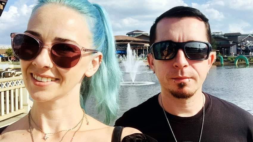 Pool side at Endless Summer and a Disney Springs evening.

We have a chilled afternoon sipping cocktails &amp; eating brownie with the crows around the pool. Then it’s off to Disney Springs for Happy Hour and a bit if shopping before dinner at House of Blues.

youtu.be/P3HSZzkgk6c?si…