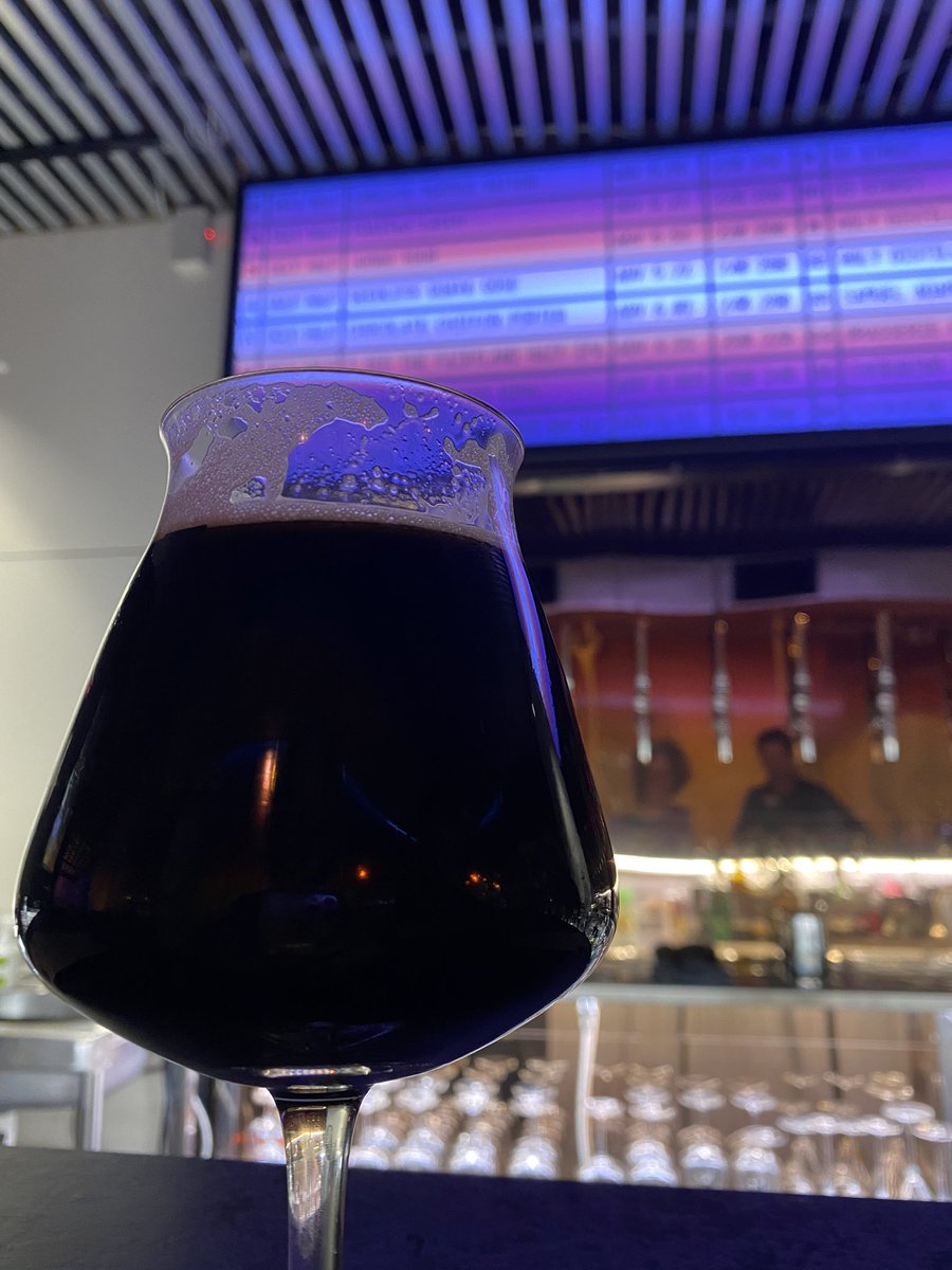 TheHH06's tweet image. Possibly the worst service so far in Taiwan: whole menu of beers which aren’t on -a Google translate for the paper menu - doesn’t even come close to telling me that I’m drinking Ugly Half Chocolate Chiffon Porter, but whatever it is, it’s welcome after hiking all day! #flashover