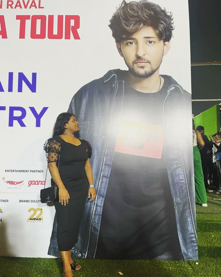 sayalidarshanr's tweet photo. Waited for more than 3 years for this movement @DarshanRavalDZ love you 😍💙 https://t.co/OUvEpuzw2k