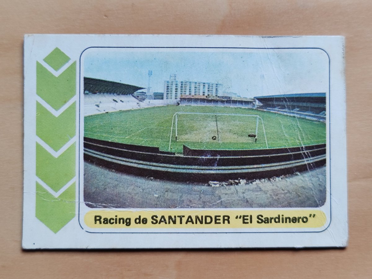 RRCromoACromo's tweet photo. Aún puede olerse el césped recién cortado...
Aroma de fútbol de antaño en una foto y un cromo...
Temporada 1977/78; Pacosa 2 Internacional
Antiguos Campos de Sport El Sardinero. https://t.co/0l3IeUXCHQ