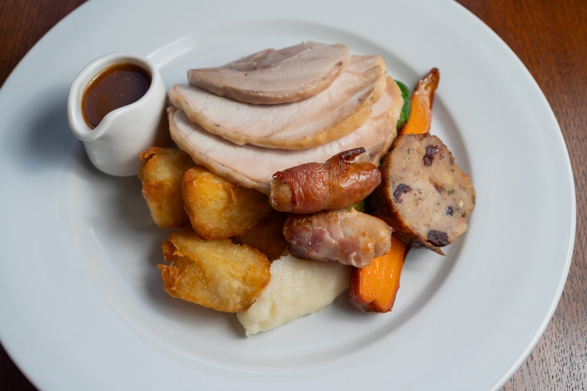 Every Sunday from 12pm
Traditional home cooked roast.
Served with all the trimmings.

#Sundayroast #Chiswick #Neighbourhood #Familytime #Food