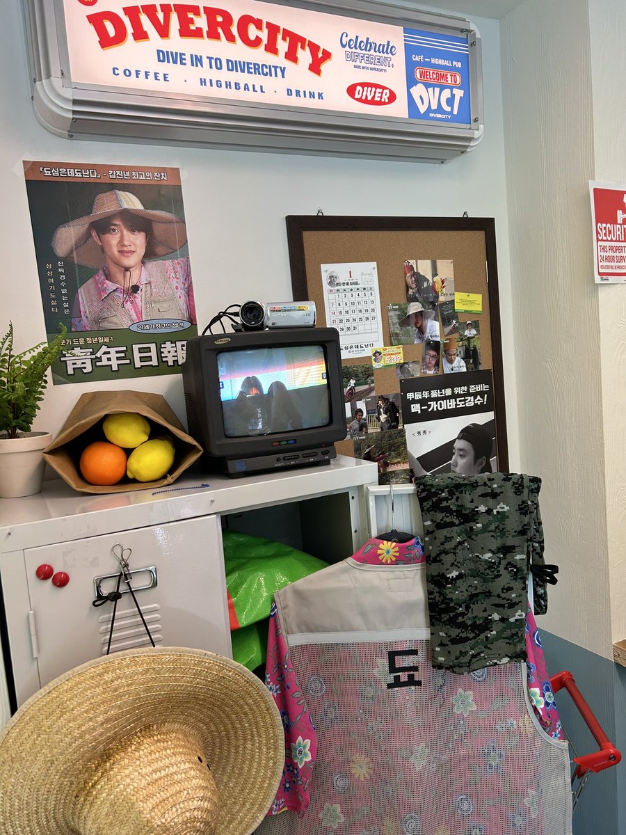la_on_12's tweet photo. #됴심은데_됴난다 
두시간 기다리고 들어간게 전혀 아깝지 않았던 생카!! 전날에 기다리다 포기하고 담날 갔는데…여기가 찐이었다ㅠㅠ 진짜 컨셉 선정 미쳤어요ㅠㅠ 내년에도 꼭 좀 부탁드립니다😭🖤
(직원 분들이 너어어무 착하셔서 따뜻함을 느꼈던😘) https://t.co/jEtCaxITvH