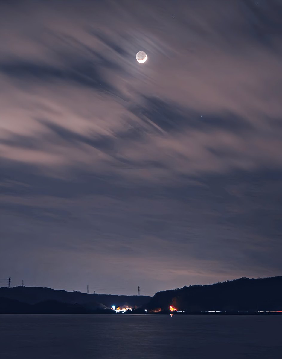 こんばんわぁ🌙
今日は三日月ですね😌