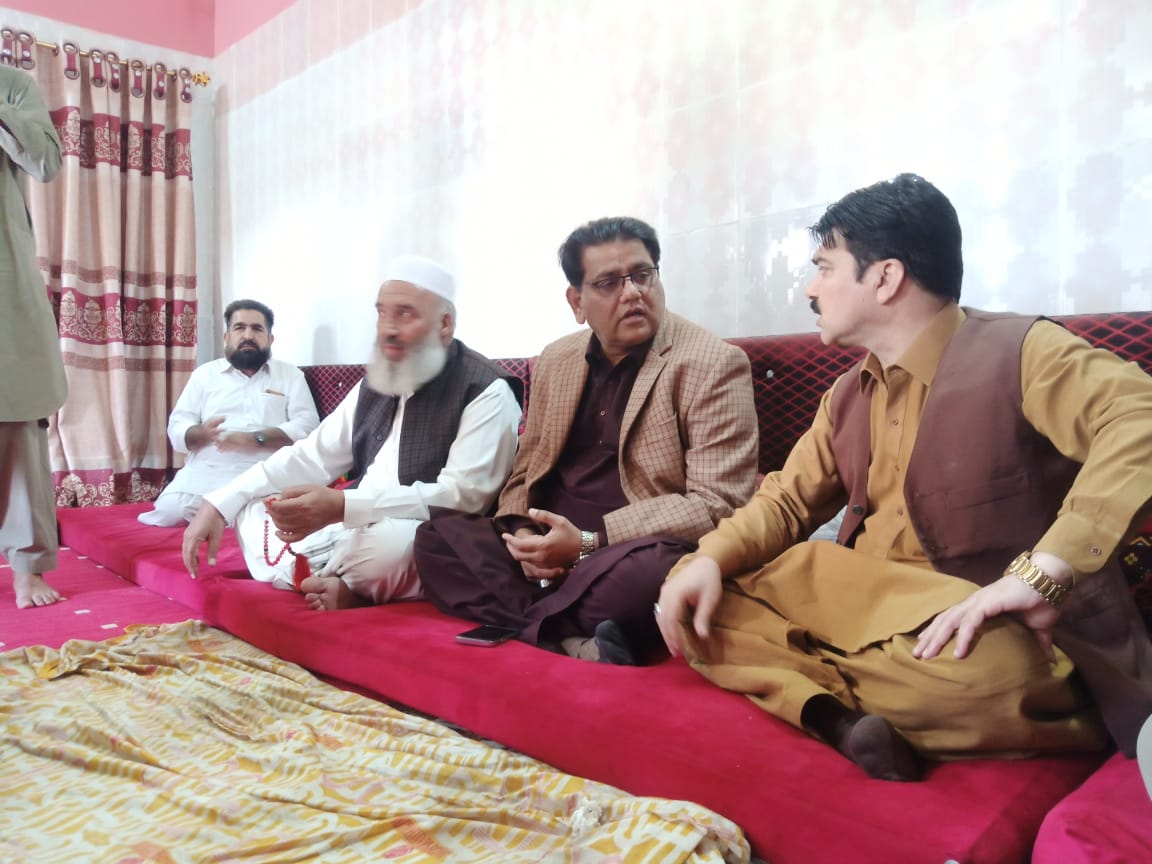 Sumair_PPP's tweet photo. پاکستان پیپلز پارٹی ضلع حیدرآباد کے جنرل سیکریٹری جناب علی محمد سہتو نے ڈاکٹر راشد خان کی والدہ کی چھلم کی دعوت میں شرکت کی انکے ہمراہ پی ایس 62 کے جنرل سیکریٹری مشتاق علی کلہوڑو بھی موجود تھے۔
#VoteForPPP #VoteForTeer #PS219 https://t.co/COrBrSFo11