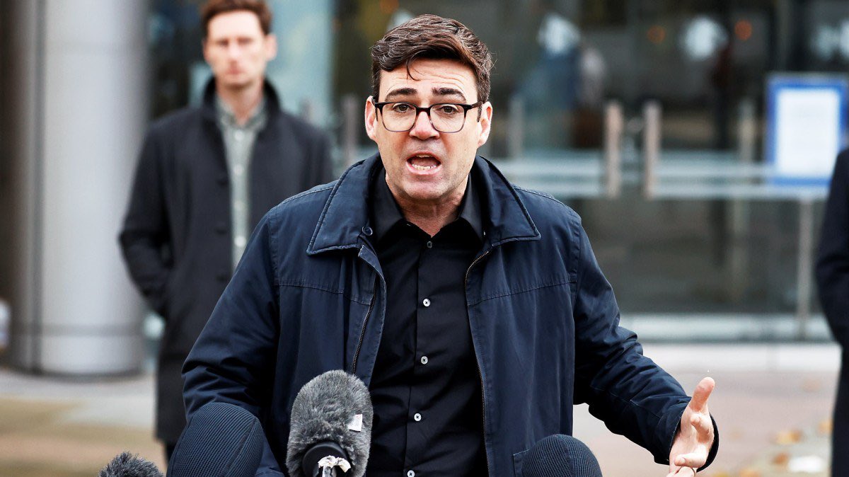 EFCdaily_'s tweet photo. Andy Burnham: “I did an an interview with Sky Sports [about the ten point deduction] before the United game, but they didn’t broadcast it. And it was put to me that the Premier League applied pressure to pull it.” @EFC_FanAdvisory https://t.co/vhqHlhwmDD