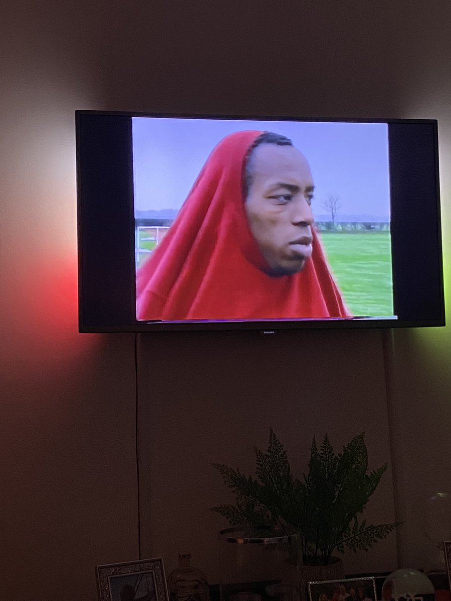 deeling1's tweet photo. @IanWright0 Hi Ian. I was taking a look back at the Arsenal 94/95 season review and very much enjoyed this image you were going with 😂 https://t.co/jSmrEKvH5N