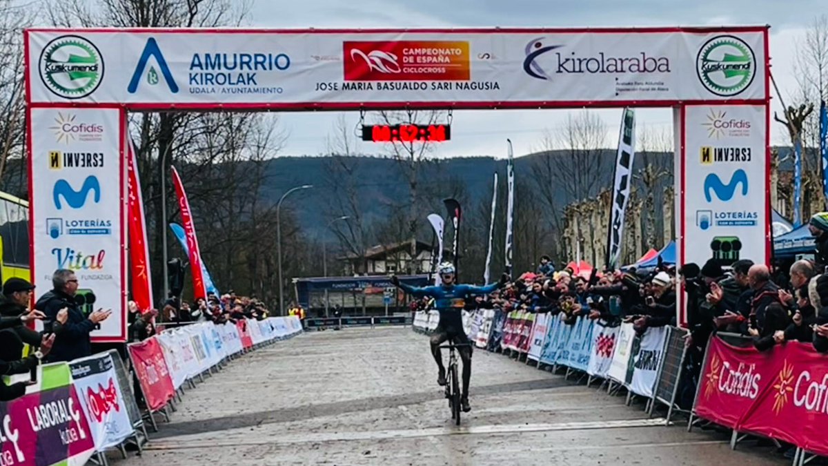 fciclismocv's tweet photo. Raúl Mira se proclama Campeón de España Sub23 en Amurrio🥇.
#fccv #ciclismo #CECXAmurrio24
@teika_es
@gsport
@comunitatesport
@caixapopular https://t.co/LiPrPkuk6E