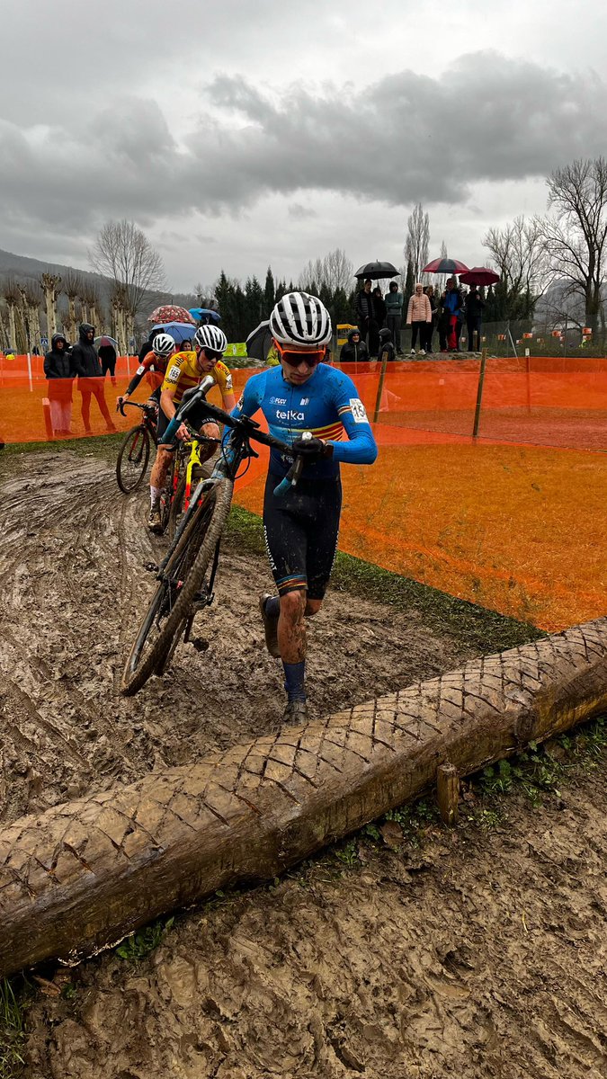 fciclismocv's tweet photo. Raúl Mira se proclama Campeón de España Sub23 en Amurrio🥇.
#fccv #ciclismo #CECXAmurrio24
@teika_es
@gsport
@comunitatesport
@caixapopular https://t.co/LiPrPkuk6E