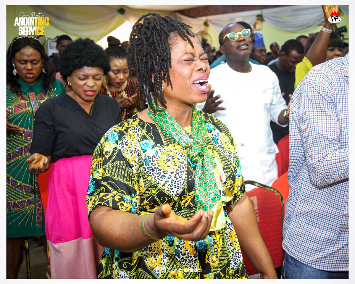 byazhinlfc's tweet photo. Pictorial Highlights from Our Special Monthly Anointing Service.
.
. 
•Anointing  Ministration 

#Aniontingservice
#fortune2024
#redeemedtoflourishinhardtimes https://t.co/KO2lqGpOk7