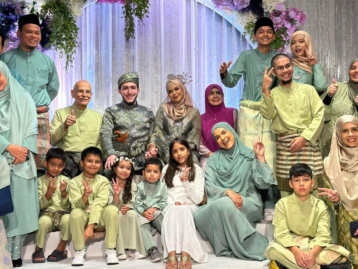 mutalibuthman's tweet photo. Punyalah tua hang sampaikan Wardina Spanar Jaya pun dah ada menantu. https://t.co/j4CgUJ4fMG