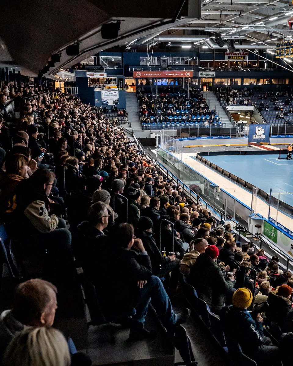 inssidivari's tweet image. 3️⃣0️⃣8️⃣3️⃣❗️

Upea tunnelma, loistavasti järjestetty tapahtuma, hienoja maaleja, paikalliskamppailun tunnelatausta. Oi, mikä ihana ilta! 🔥

📸 @ansik 

👉 salibandyliitto.kuvat.fi/kuvat/Inssi-Di…

#inssidivari #salibandy