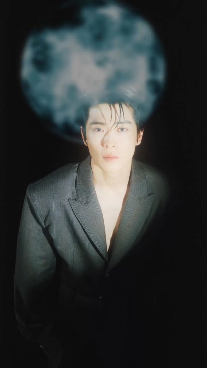 ADORE0214's tweet photo. ARENA X PRADA #재현 https://t.co/V0eRqZE9rT