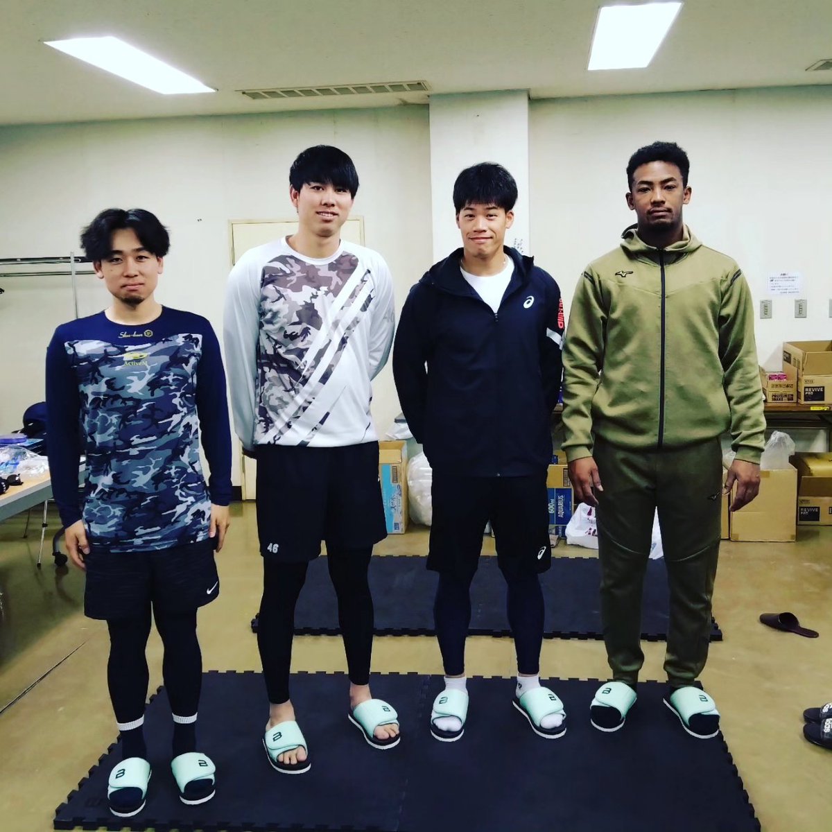 bodymetrix_PR's tweet photo. #トレサン #差入 してきました！
#ヤクルトスワローズ #塩見泰隆 #太田賢吾 #市橋崇見 #中日ドラゴンズ #ブライト健太 #自主トレ #ボディメトリクスジャパン #ボディメトリクス #bodymetrixjapan #bodymetrix #わんちゃん #trainigsandl
#メトリクスフォーム #metrixfoam
https://t.co/hChTcwRlwh https://t.co/Nda6NwkmWw