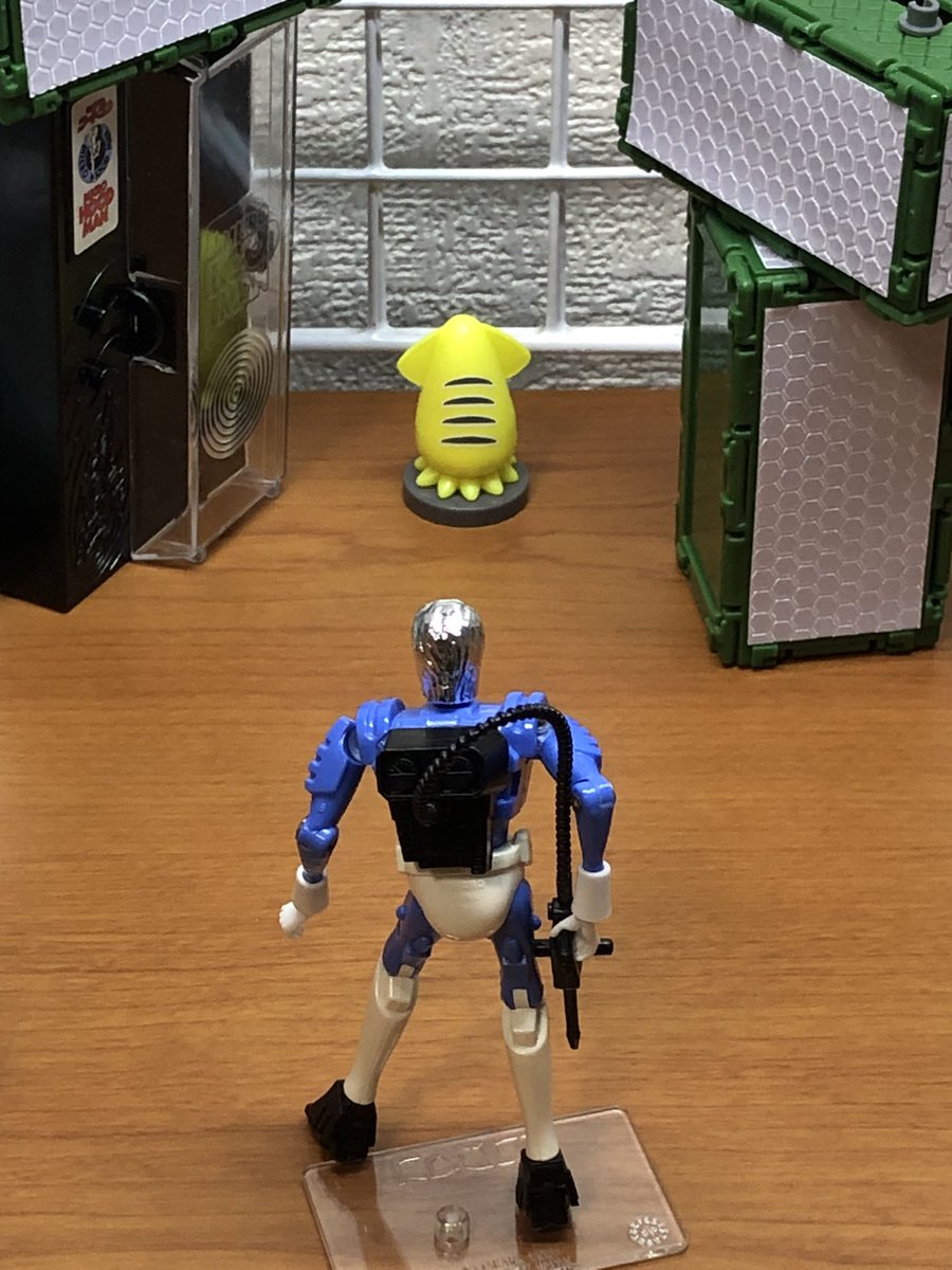 ミクロマンレスキュー隊員は厳しい訓練を日課としているらしい