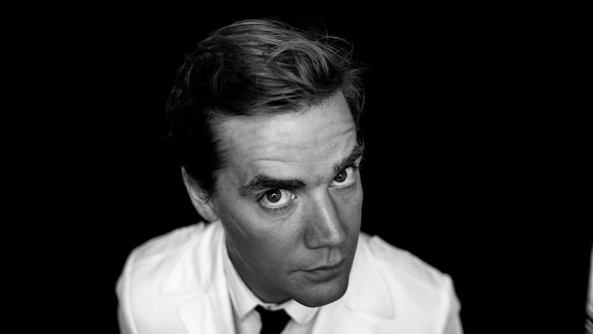 #HappyBirthday to Per Almqvist aka Howlin' Pelle Almqvist (1978), Zweeds singer-songwriter (The Hives). 'Trapdoor Solution', youtube.com/watch?v=pinjeU… #TDIM