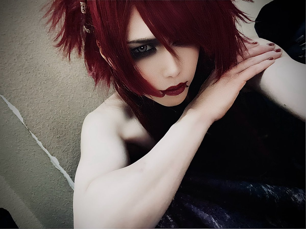 sana_tksg's tweet photo. 1.14
森羅万象ツアーファイナル
池袋EDGE
ありがとう
ツアー始まって、1年のバンドには凄く壁がでかくて正直不安だった
でも、EVEが居たから俺は真っ直ぐ戦えた
弱い自分をまた変えてくれたね本当に感謝してます

「君たちとなら何処までもいける」それは心から君たちと。
Ms.EVAを一緒に大きくしよう https://t.co/H6wV25I4nd