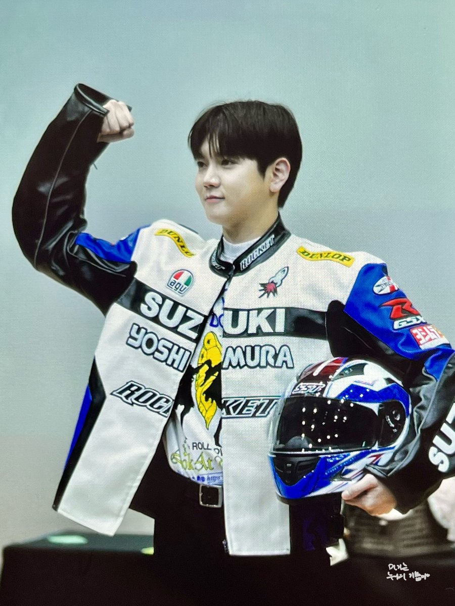 240114 시즌그리팅 팬싸
최민기의 멋진 포즈

#렌 #밍기 #REN #최민기 #CHOIMINGI #レン