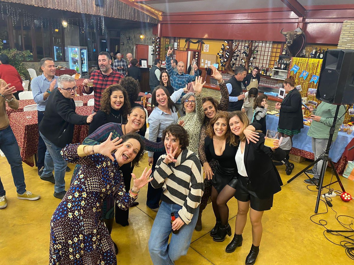CDACorrales's tweet photo. Gracias siempre por el compromiso hacia nosotros 🙌🏼

#estamosdecumpleaños
#diezaños
#orgullodejabato
#cdafamiliacorrales https://t.co/BnR4YluY88