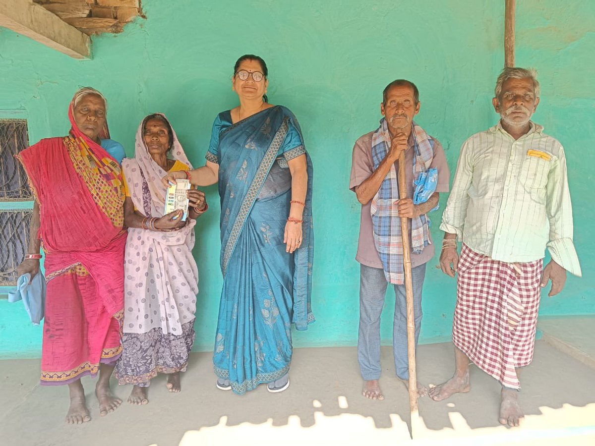 Srpnch_Bhaleswr's tweet image. We feel the Feelings of our people, hence we are committed to work for our people. Despite today being a holiday, I went door to door in all the villages and distributed #MBPY payment to 551 beneficiaries. 
@PradeepJenaIAS @satyabrata1967 @SSEPD2 @BPSethi @_anugarg @arvindpadhee