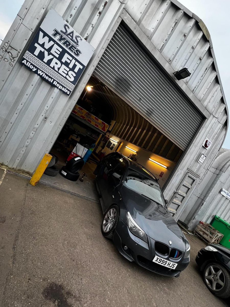 SASTyres's tweet photo. Fitting tyres for Harry’s awesome BMW at our workshop in #Glastonbury.

SAS fit budget, mid-range and premium tyres from a range of trusted brands.

#tyres #tyrefitter #somerset #BMW https://t.co/gajYuP04ii