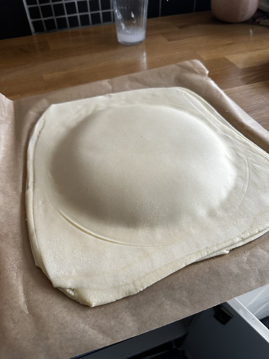 boubadeunss's tweet photo. Avec du retard, jour de la galette maison 😁👨‍🍳 https://t.co/MmG1bIXeQR