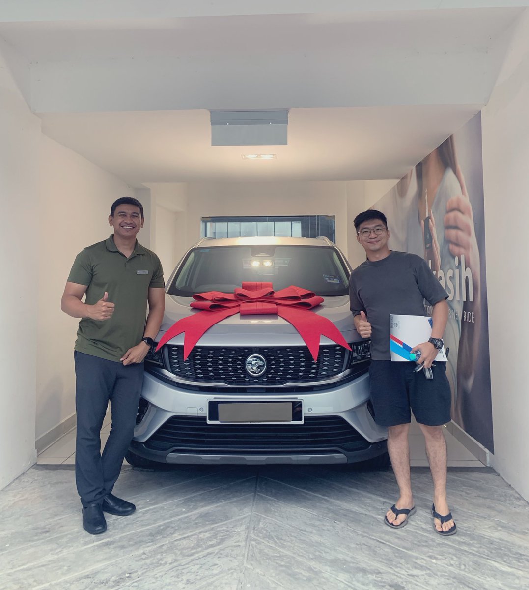 AmreezShree's tweet photo. X90 yg korang tak nampak sebab tak viral. Happy customers dah berbulan pakai. Sangat bes! 🥰

Congrats Abg Zharif &amp; Bro Yap 🥳🥳

#ProtonX90 #proton #salesadvisor #HappyNewYear2024 #ProtonS70 #protonX80 https://t.co/4l5YF3Mbo5