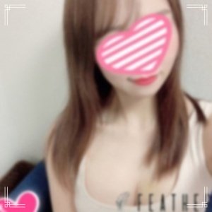 肩紐を下げるのと手をどけるのでは、どちらがお好みでしょうか？