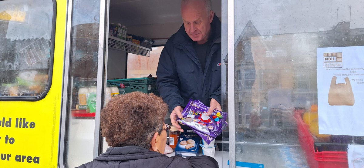 We know it's chilly outside...but make sure to wrap up warm and join us at the Mobile Shop 👉 Every Wednesday 1.30pm - 2.30pm at @UrbanScapeLpool Mulgrave Street, L8 👉 Just £5 for 10 items 👉 Free fruit and Vegetables Turn up, buy your weekly shop, and head home - simple 😅