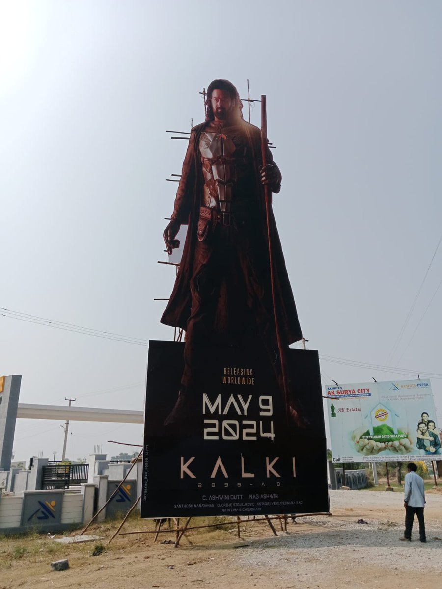 #Kalki2898AD Release Date Poster Cutout at Raju gari thota, Suryapet 💥💥

#Prabhas 😎💥