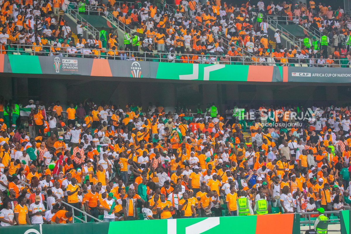adelasejamiu's tweet photo. Frame 1 : First Goal scorer
Frame 2: Nicolas Pepe
Frame 3 &amp; 4: The fans 

Arsenal fans check una former player

#AFCON2023 
#AFCONwithSuperjay https://t.co/MjB0Ywaq0p