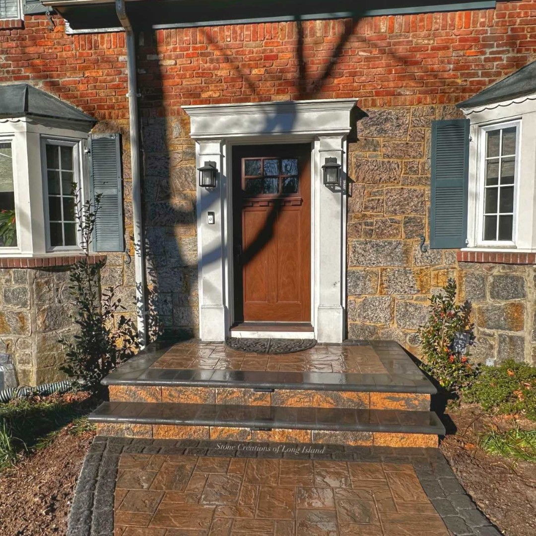 CambridgePavers's tweet photo. @stone_creations waved their craftsmanship wand and breathed new life into this entrance, blending vintage charisma with modern elegance. 🏡✨ #TimelessTransformation #VintageMeetsModern https://t.co/VBZB9bk6qx