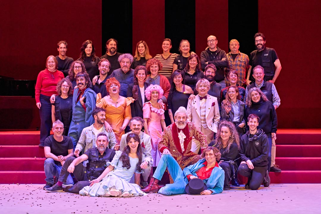 🎩 Hoy nos despedimos de #LosBufosMadrileños, de <a href="/Rafa_Castejon/">Rafa Castejon</a>, y de todo su equipo, al que damos las gracias por esta obra de pura diversión.

👏🏽 Enhorabuena por este impecable homenaje al empresario que puso patas arriba el teatro musical del siglo XIX, Francisco Arderius. 💐