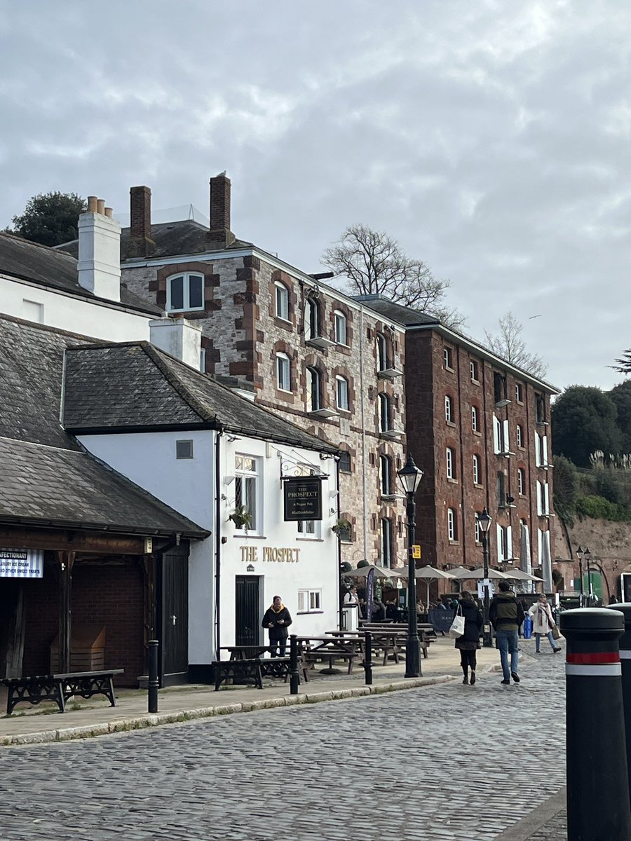 T at Mummy Barrow tweet media