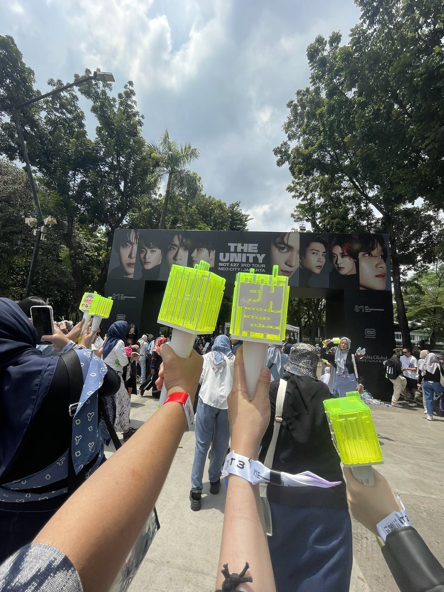 mooniyuu's tweet photo. Alhamdulillah ketemu ilchil lagi tahun ini 🥺🥹🫶✨ meskipun gak ada Taeil, tapi konser The Unity hari ini super fun!! Seneng banget bisa nonton mereka lagi 😭🙏 https://t.co/ZTtwYIzV1w