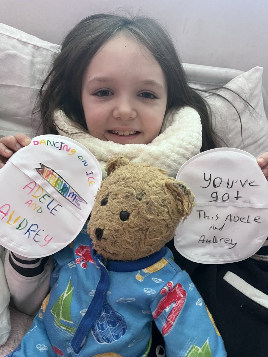 JourneyStoma's tweet photo. Jessica &amp; buttony is Team @AdeleRoberts she’s decorated her stoma bags to wear tonight 🫶 she’s very excited to watch @dancingonice this evening 💗 we are so proud  #dancingonice #teamadele #ostomate #stoma https://t.co/BcPZUPOe7N